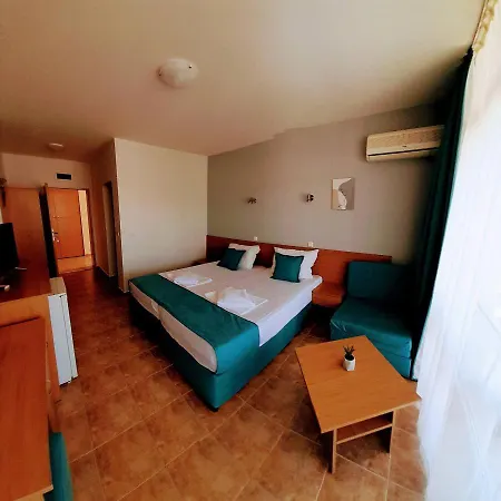 аурелия бей *