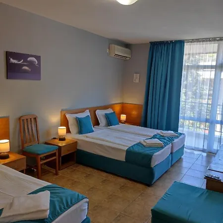 аурелия бей *