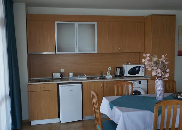 аурелия бей 라브다