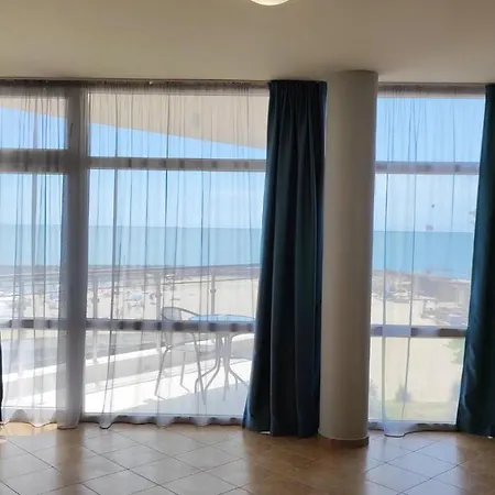 аурелия бей فندق