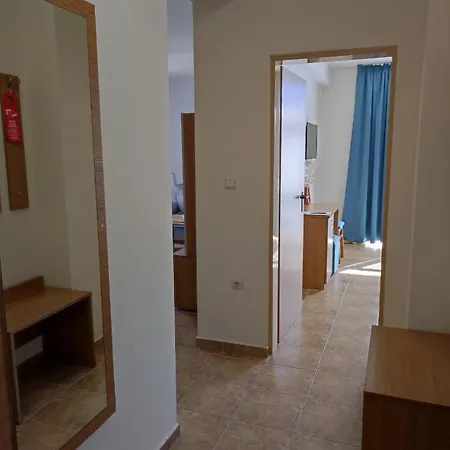 аурелия бей فندق *