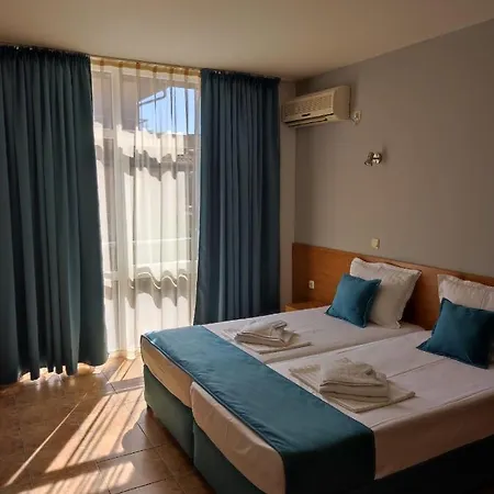 аурелия бей Равда