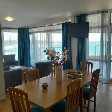 Hotell аурелия бей