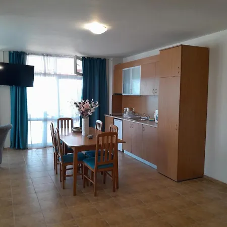 аурелия бей فندق