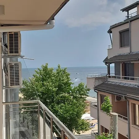 аурелия бей Hotell *