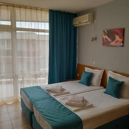 аурелия бей رافدا