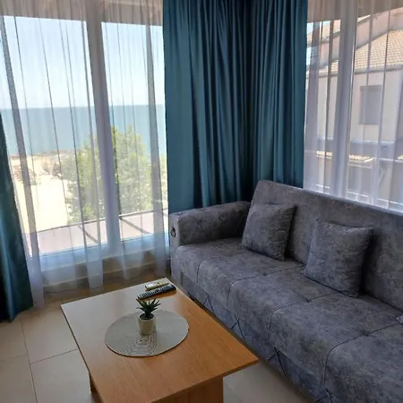 аурелия бей Hotel Ravda
