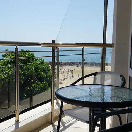 аурелия бей Hotel Ravda