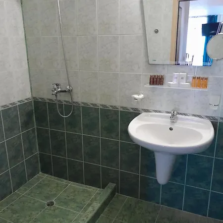 аурелия бей Hotel Ravda