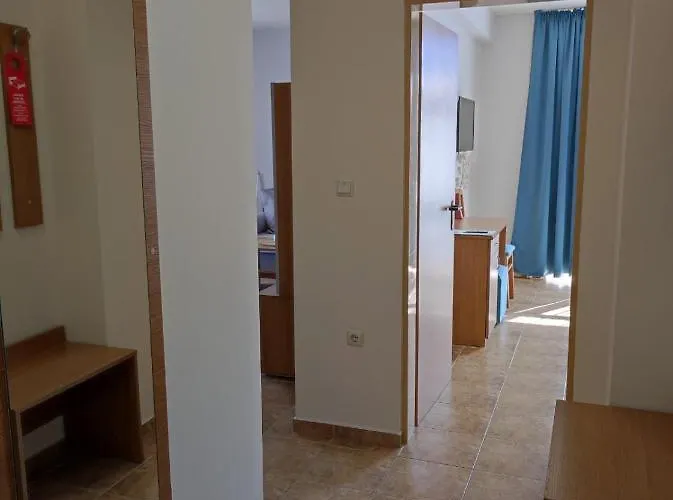 аурелия бей Хотел *