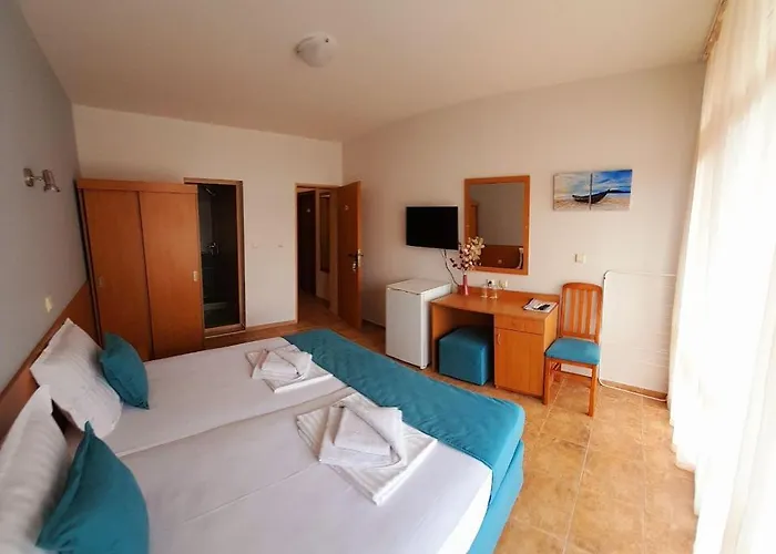 аурелия бей Хотел *