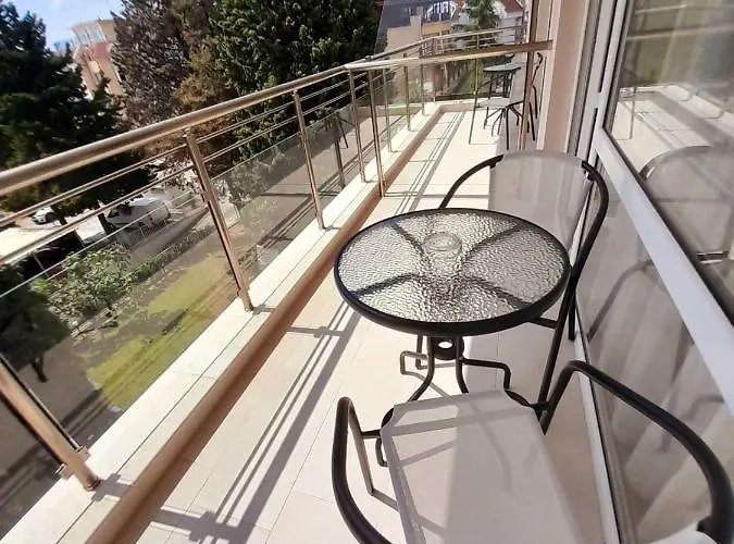 аурелия бей *