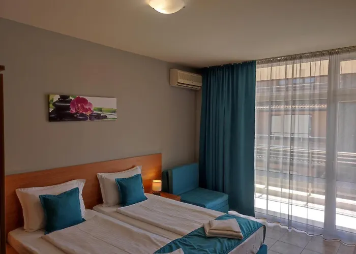 аурелия бей Hotel